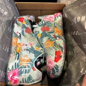 NoBull Outwork Blue Tropical woman 7 brand new in box with tags